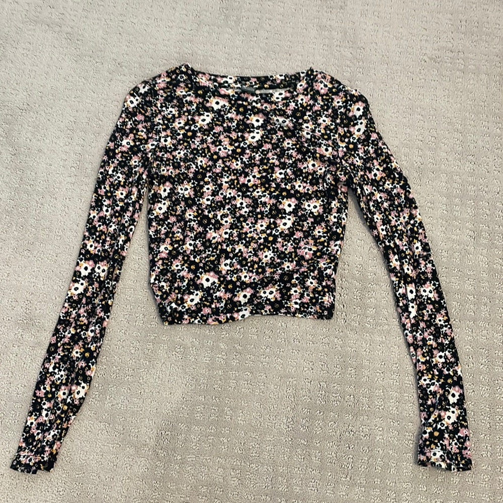 Women’s floral long sleeve top